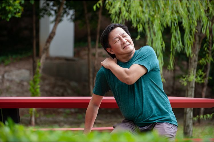 Upper Cervical Chiropractic: A Beacon for Shoulder Pain Sufferers