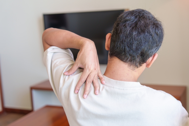 Easing the Pressure: How Upper Cervical Chiropractic Addresses Shoulder Impingement Syndrome