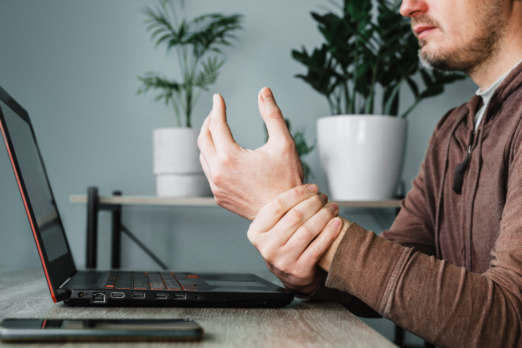 Healing Hands: How Upper Cervical Chiropractic Can Assist in Recovering from Hand and Wrist Injuries